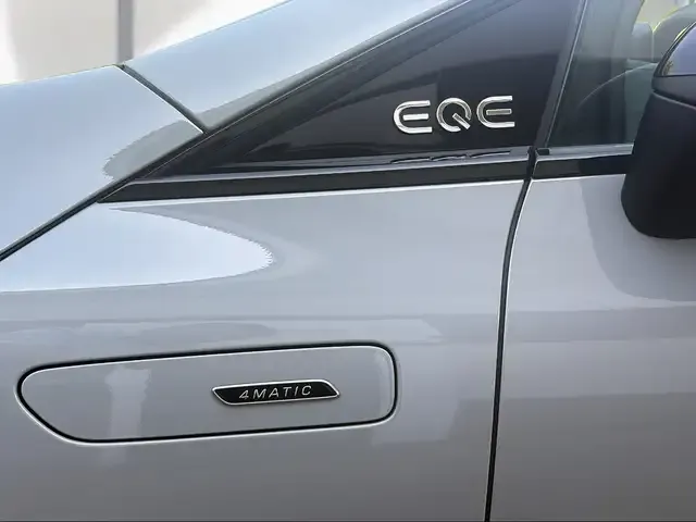 Mercedes-Benz EQE 43