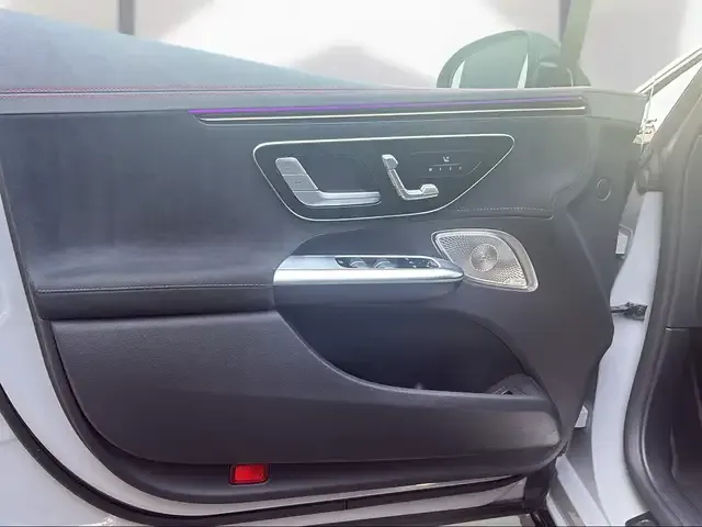 Mercedes-Benz EQE 43