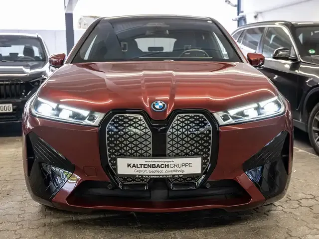 BMW iX