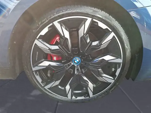 BMW 550