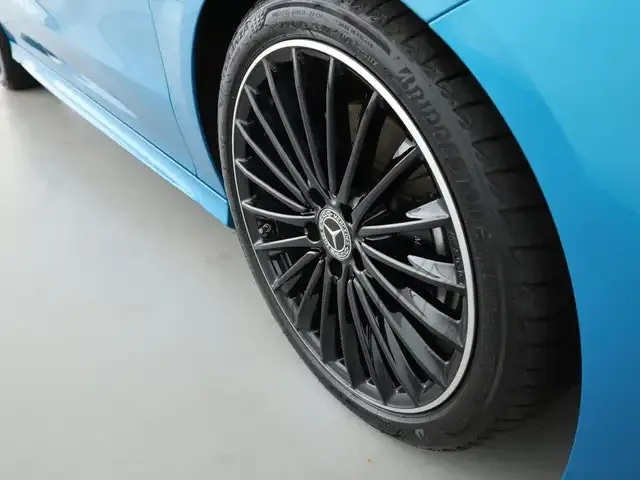 Mercedes-Benz CLA 220