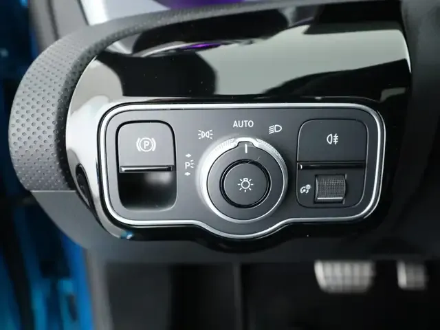 Mercedes-Benz CLA 220