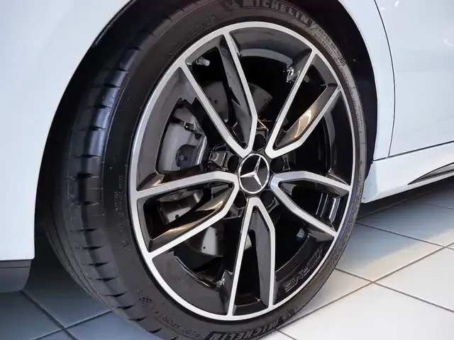 Mercedes-Benz CLA 35 AMG