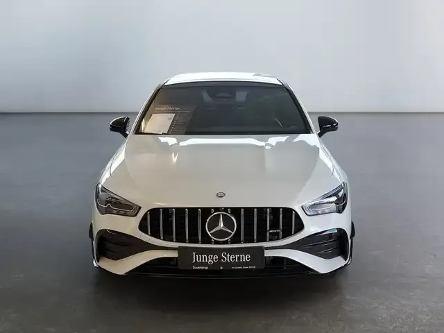 Mercedes-Benz CLA 35 AMG