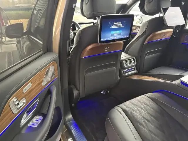 Mercedes-Benz GLS 600