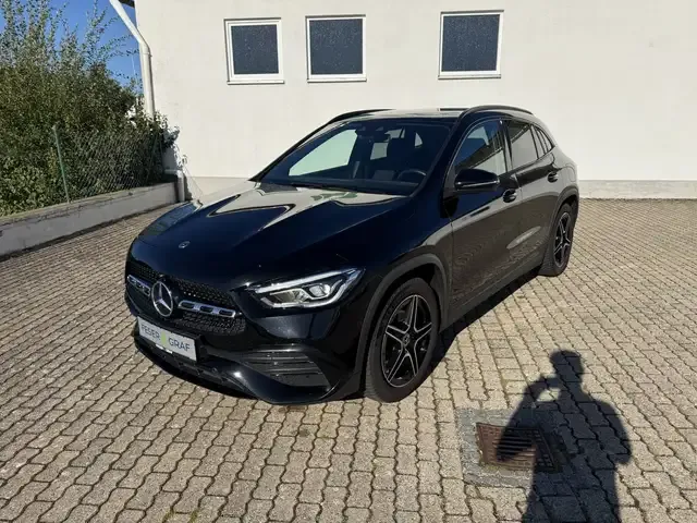 Mercedes-Benz GLA 200