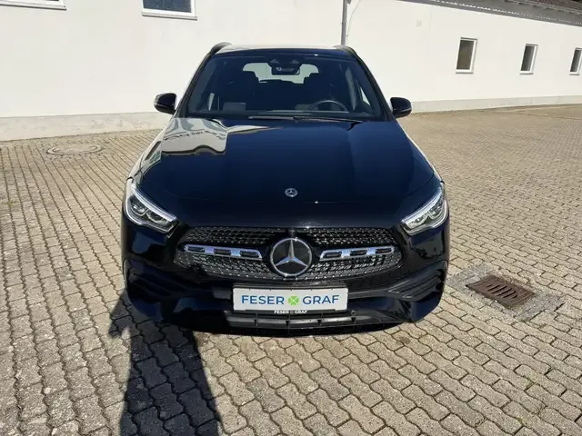 Mercedes-Benz GLA 200