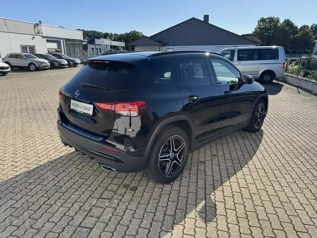 Mercedes-Benz GLA 200