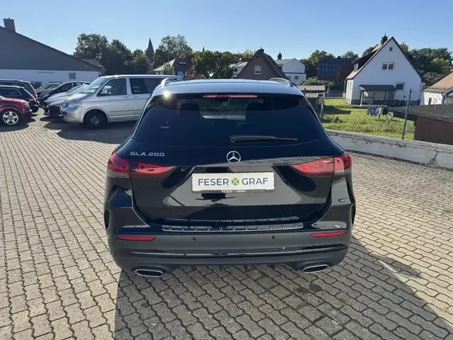 Mercedes-Benz GLA 200