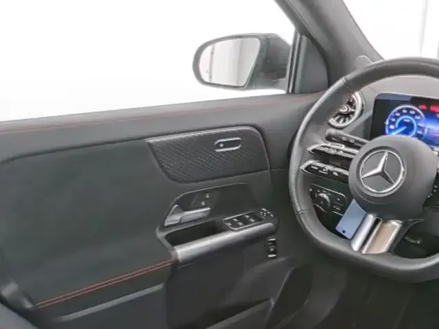 Mercedes-Benz EQA 300