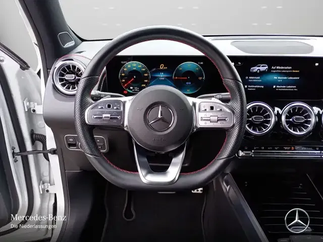 Mercedes-Benz EQB 300