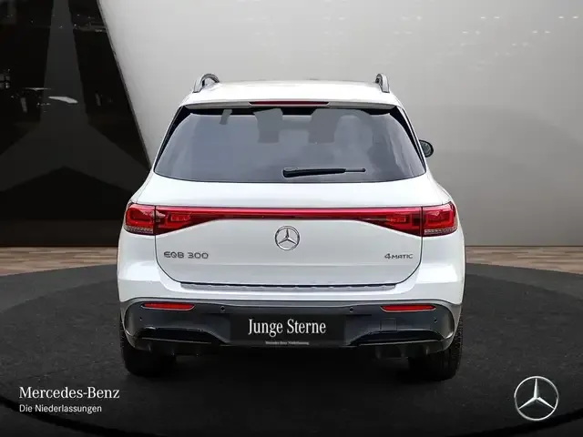 Mercedes-Benz EQB 300