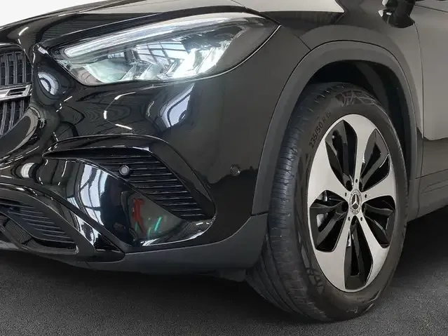 Mercedes-Benz GLA 180