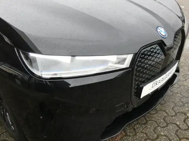 BMW iX