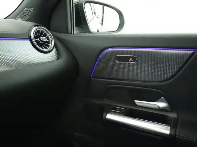 Mercedes-Benz EQA 300