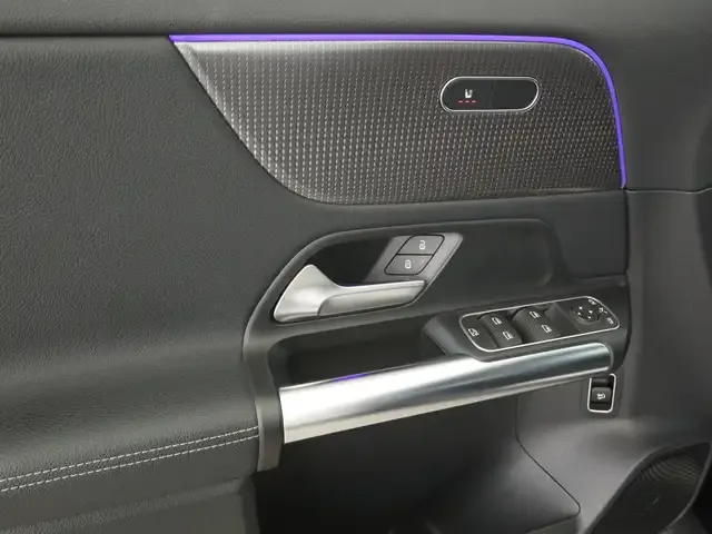 Mercedes-Benz EQA 300