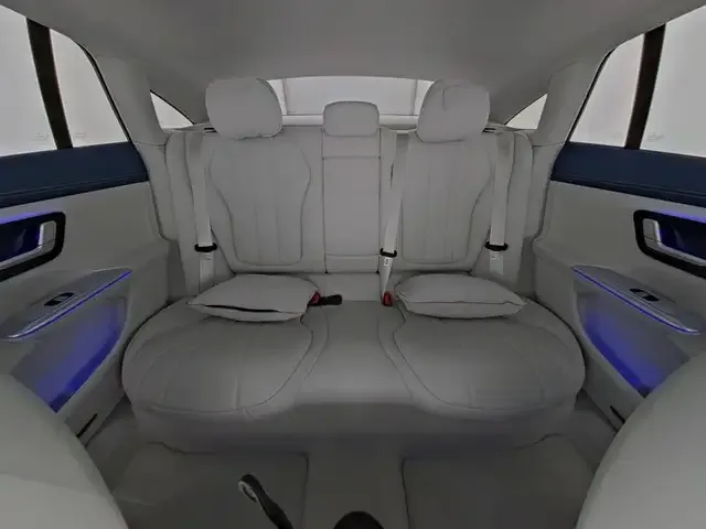 Mercedes-Benz EQE 300