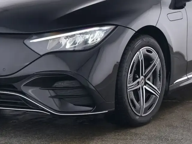 Mercedes-Benz EQE 300