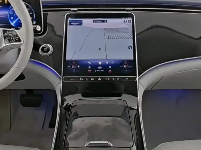 Mercedes-Benz EQE 300