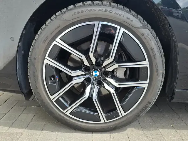 BMW 740