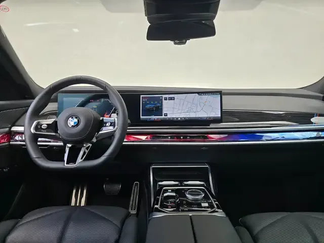 BMW 740