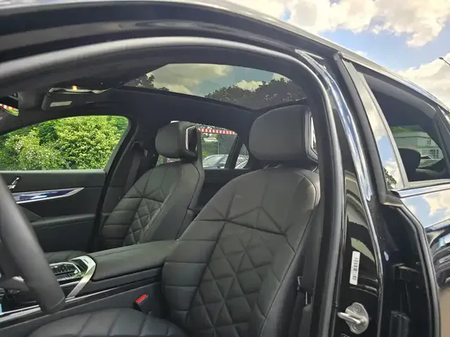 BMW 740
