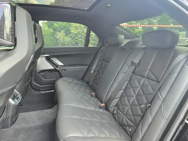 BMW 740