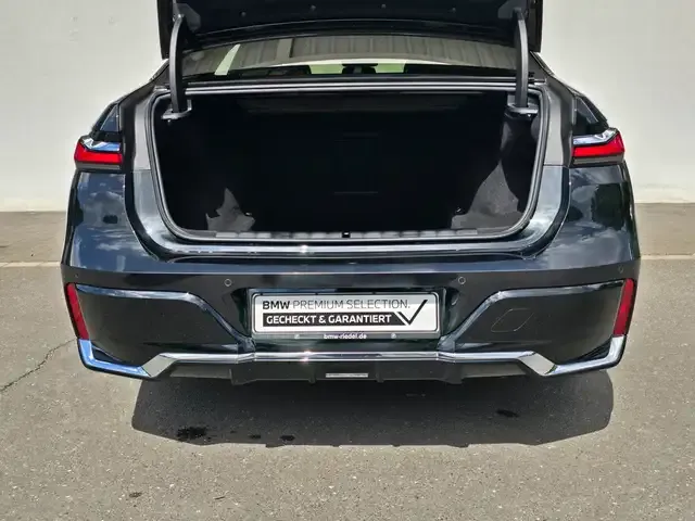 BMW 740