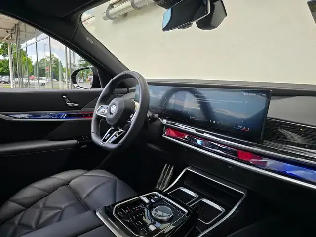 BMW 740