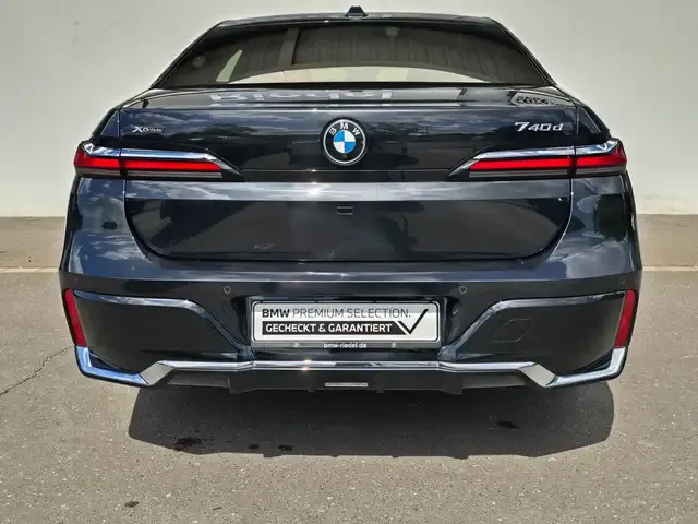 BMW 740