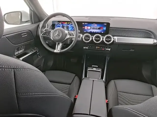 Mercedes-Benz EQB 300