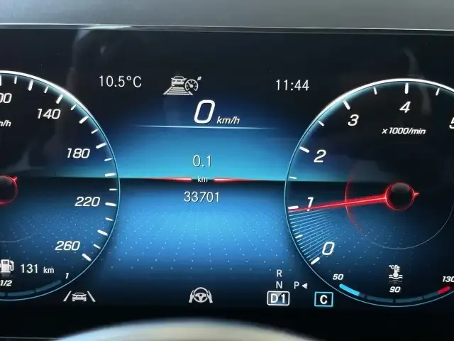 Mercedes-Benz B 180