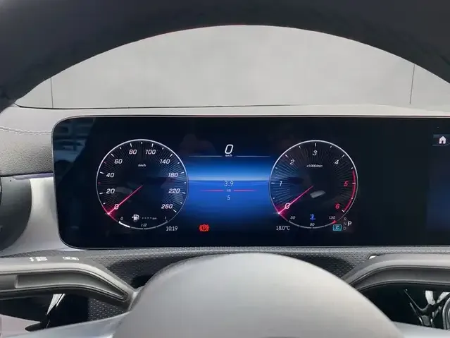 Mercedes-Benz CLA 180