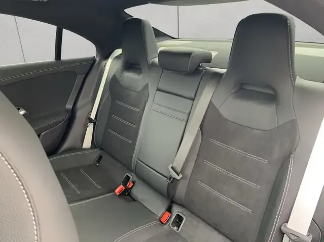 Mercedes-Benz CLA 180