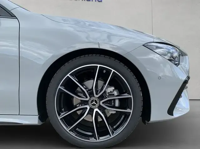 Mercedes-Benz CLA 180