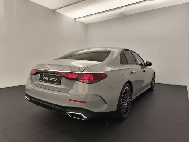 Mercedes-Benz E 200