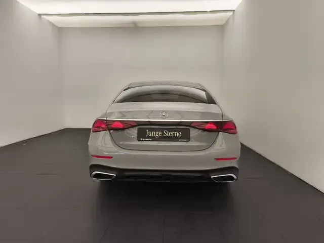 Mercedes-Benz E 200