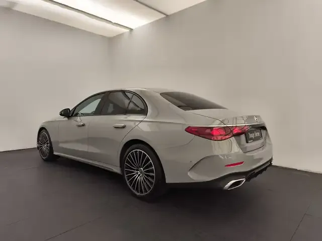 Mercedes-Benz E 200