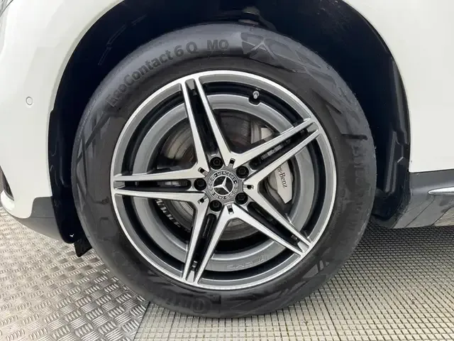 Mercedes-Benz EQC 400