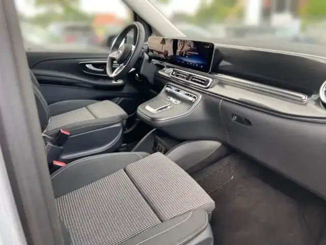 Mercedes-Benz V 250