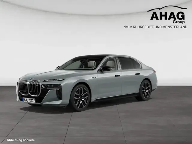 BMW i7