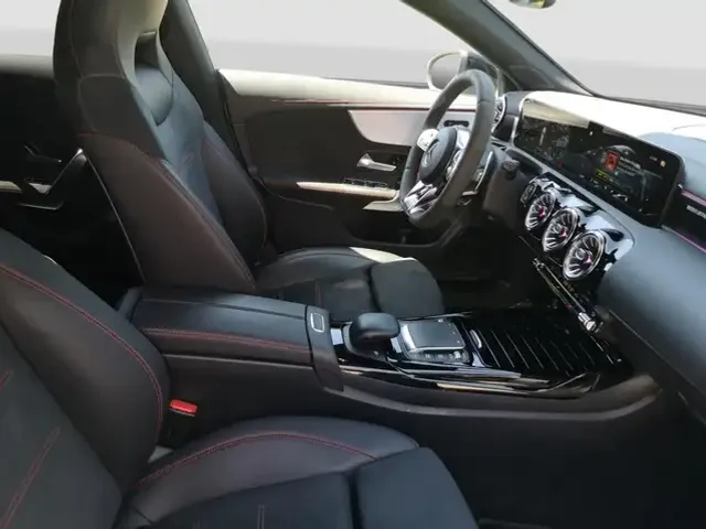 Mercedes-Benz CLA 45 AMG