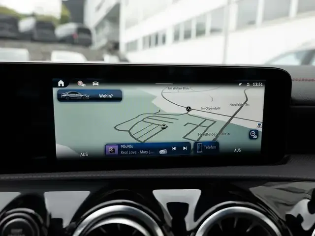 Mercedes-Benz CLA 200