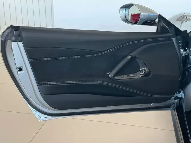 Ferrari 812