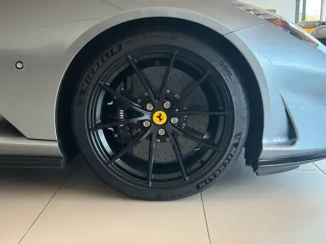 Ferrari 812
