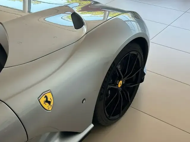 Ferrari 812