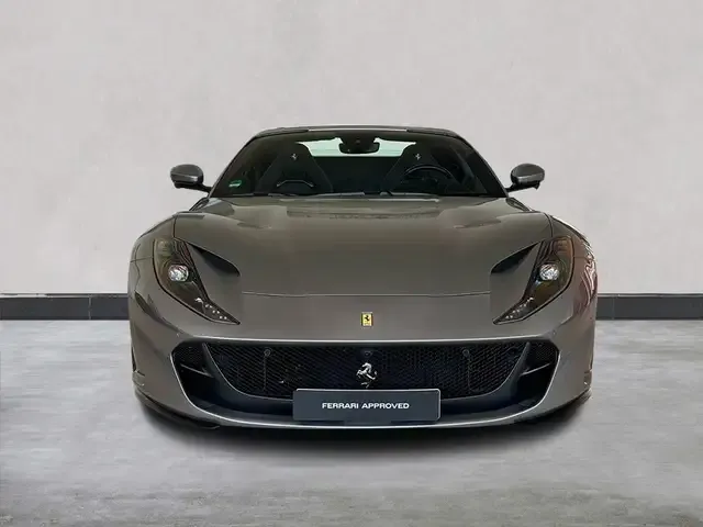 Ferrari 812