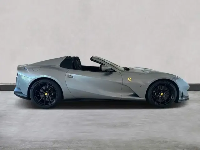 Ferrari 812