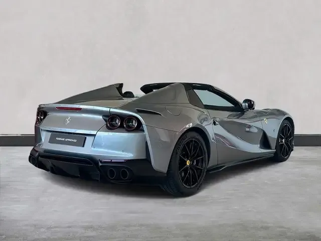 Ferrari 812