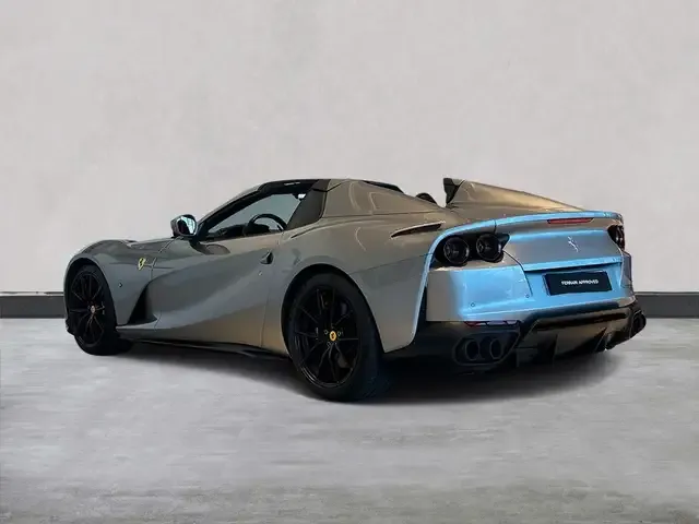 Ferrari 812
